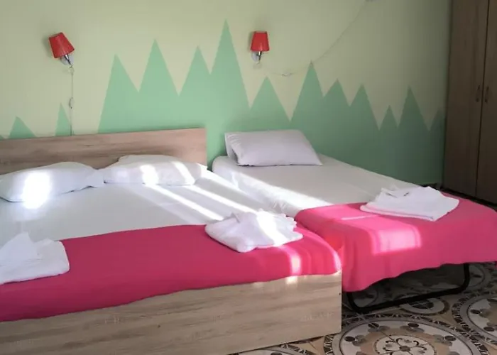 Robert Guest house Schitu